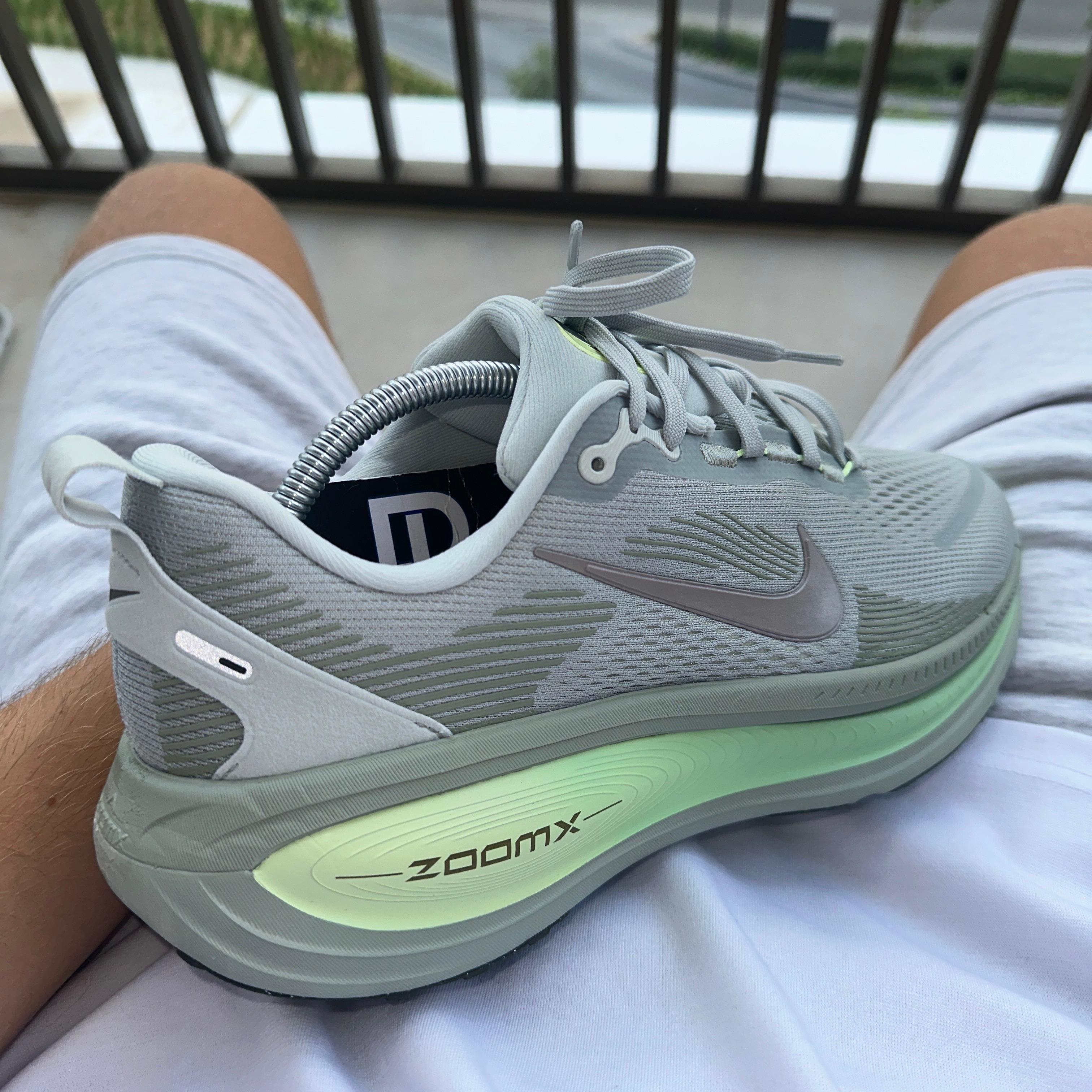 NIKE VOMERO 18