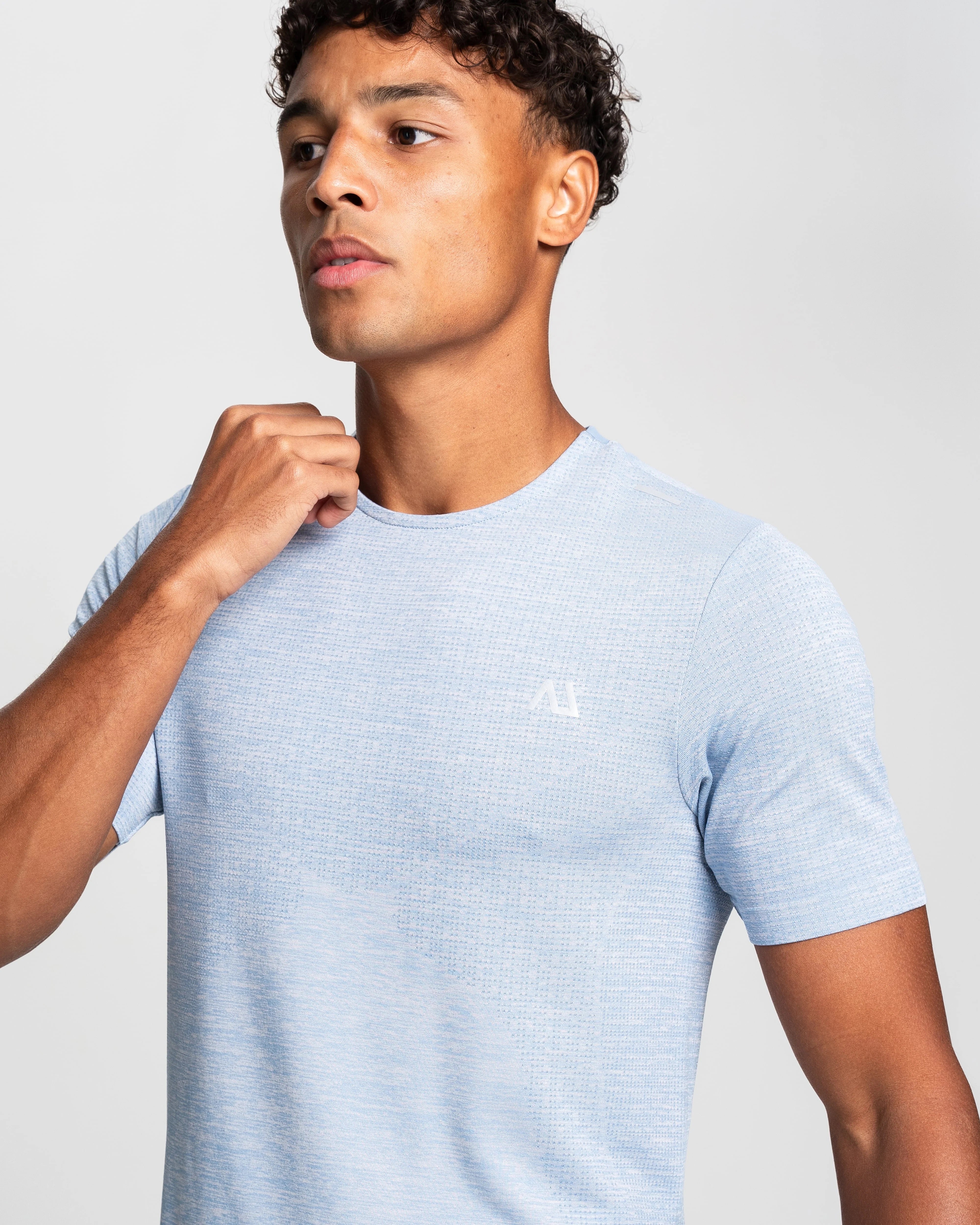 Agaru Kita Seamless T-Shirt - Sky Blue