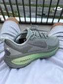 NIKE VOMERO 18