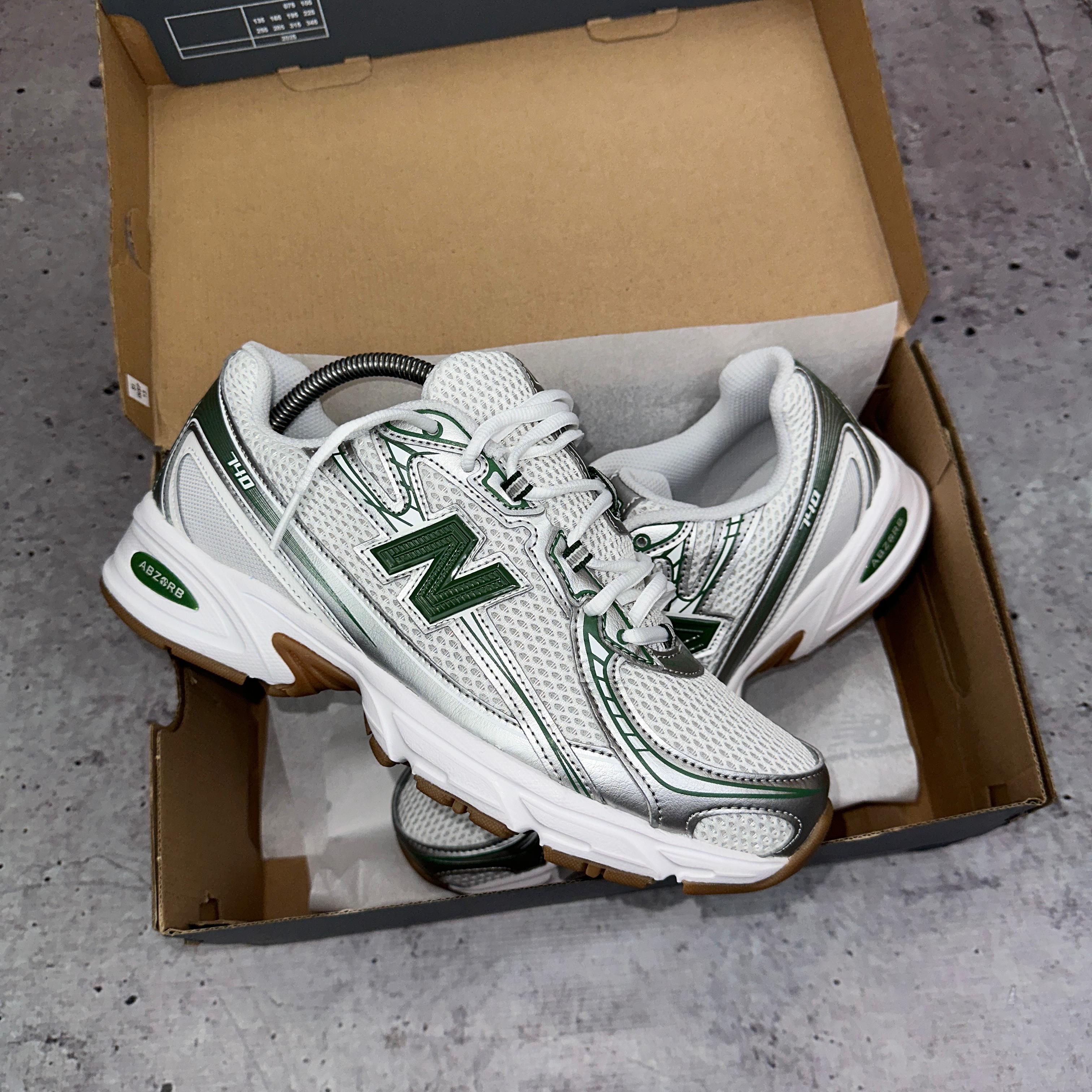 NEW BALANCE TRAINERS