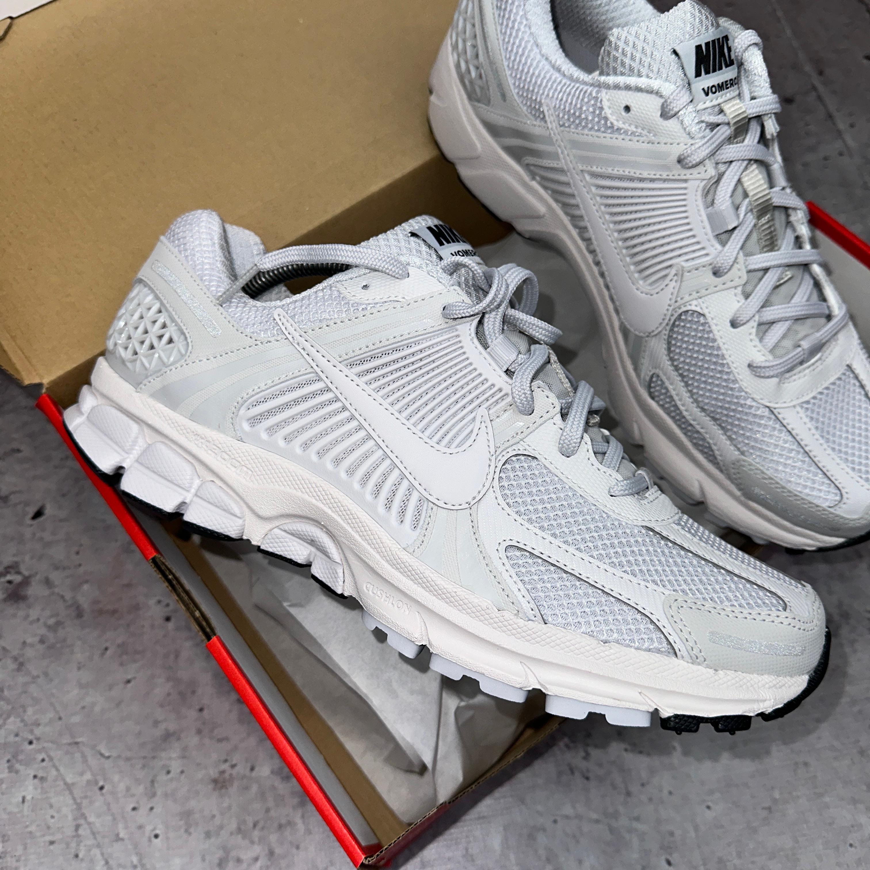 NIKE VOMERO 5