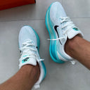 NIKE VOMERO 18