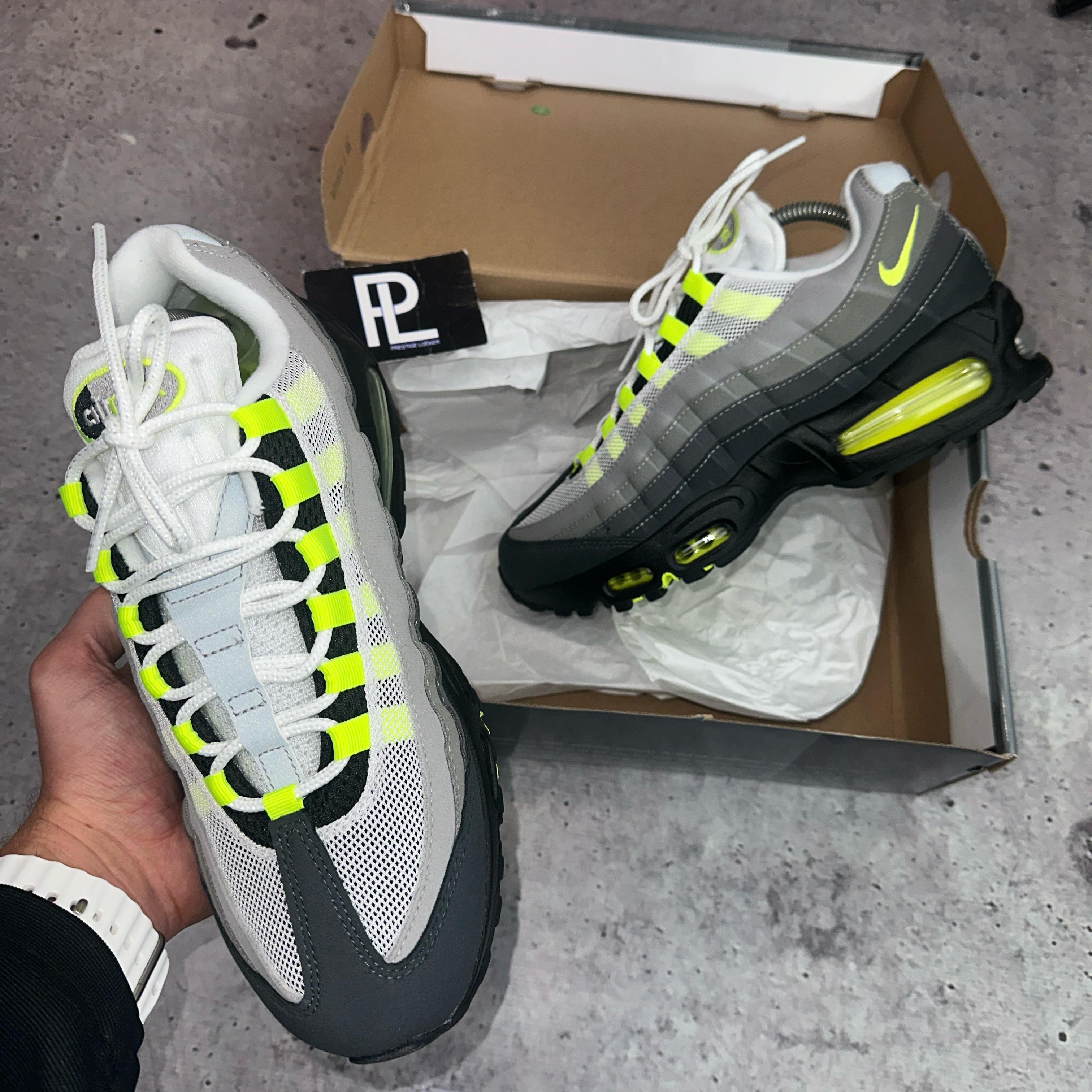NIKE AIR MAX 95 NEON *RARE* – prestigelocker - Main Image