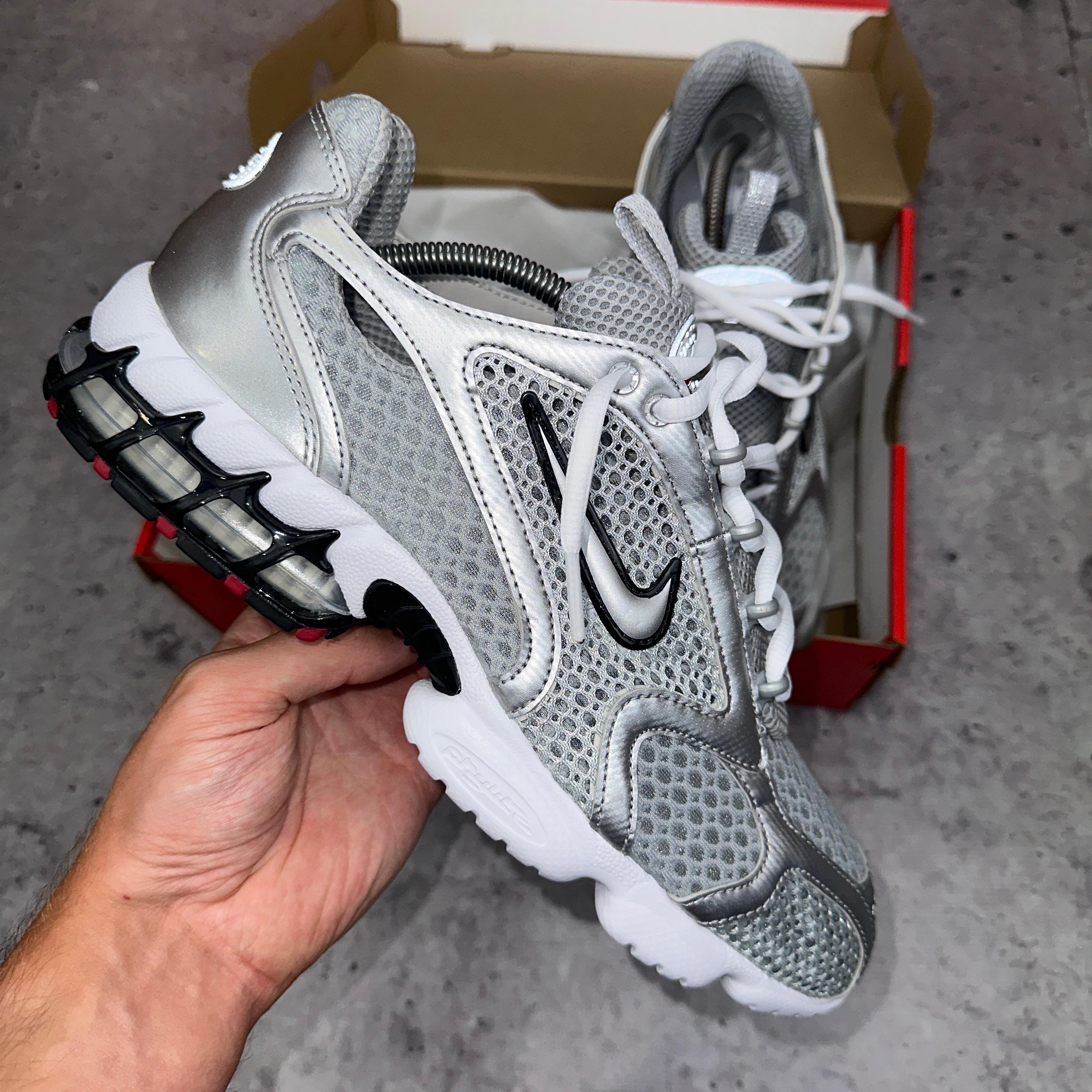 NIKE SPIRIDON