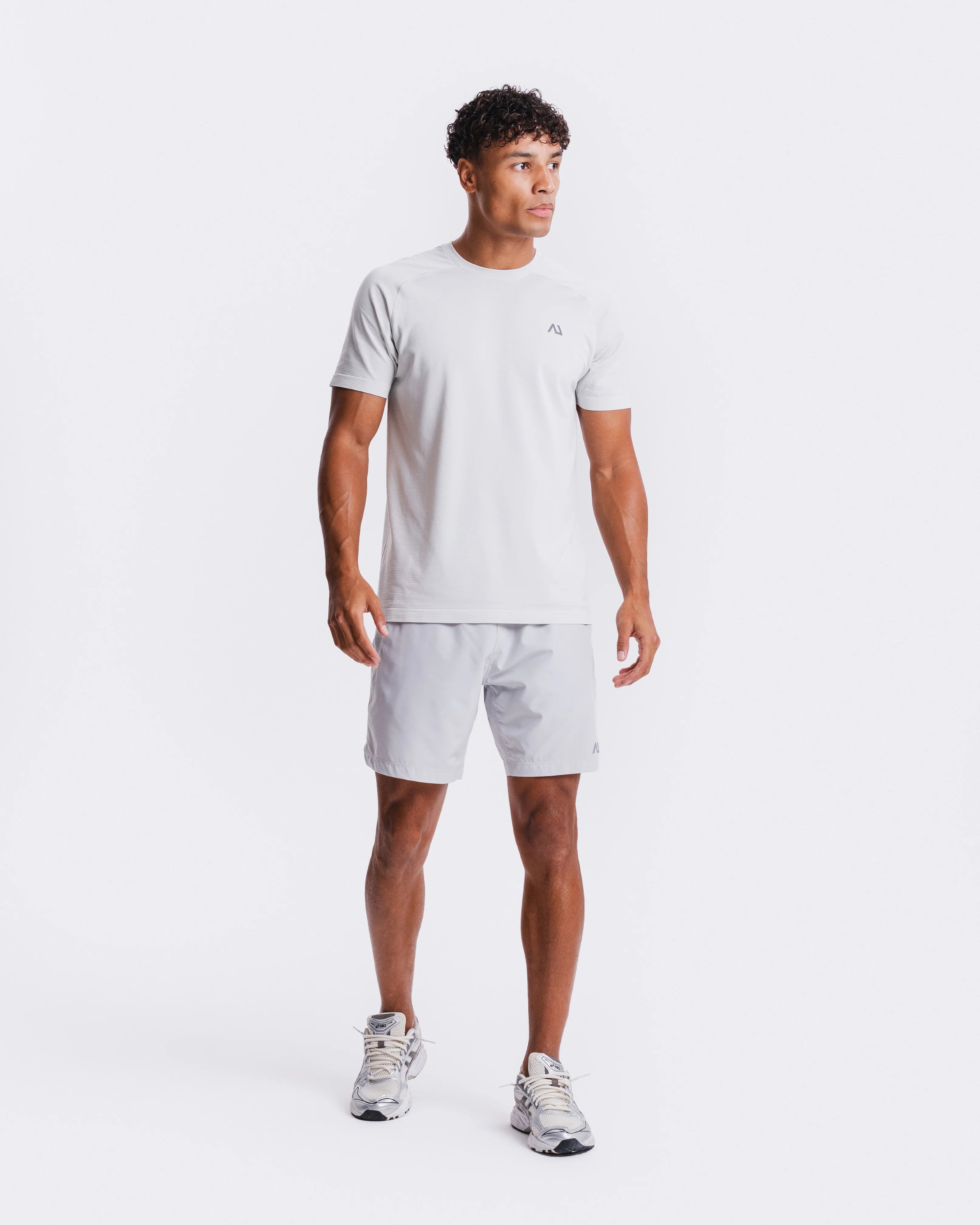 Agaru Form Linerless Short - Pearled White