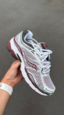 Saucony ProGrid Omni 9 OG White Maroon