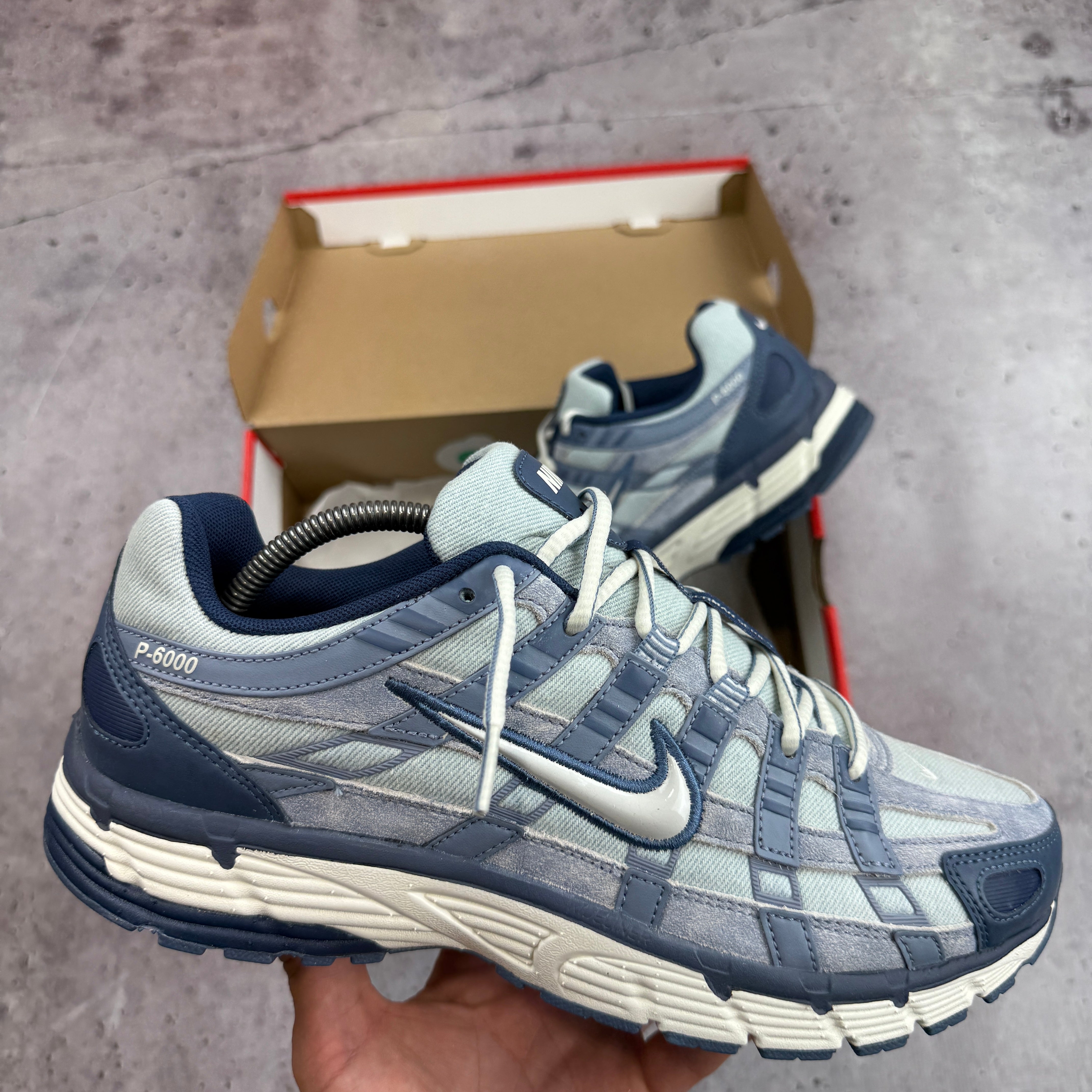 NIKE P6000