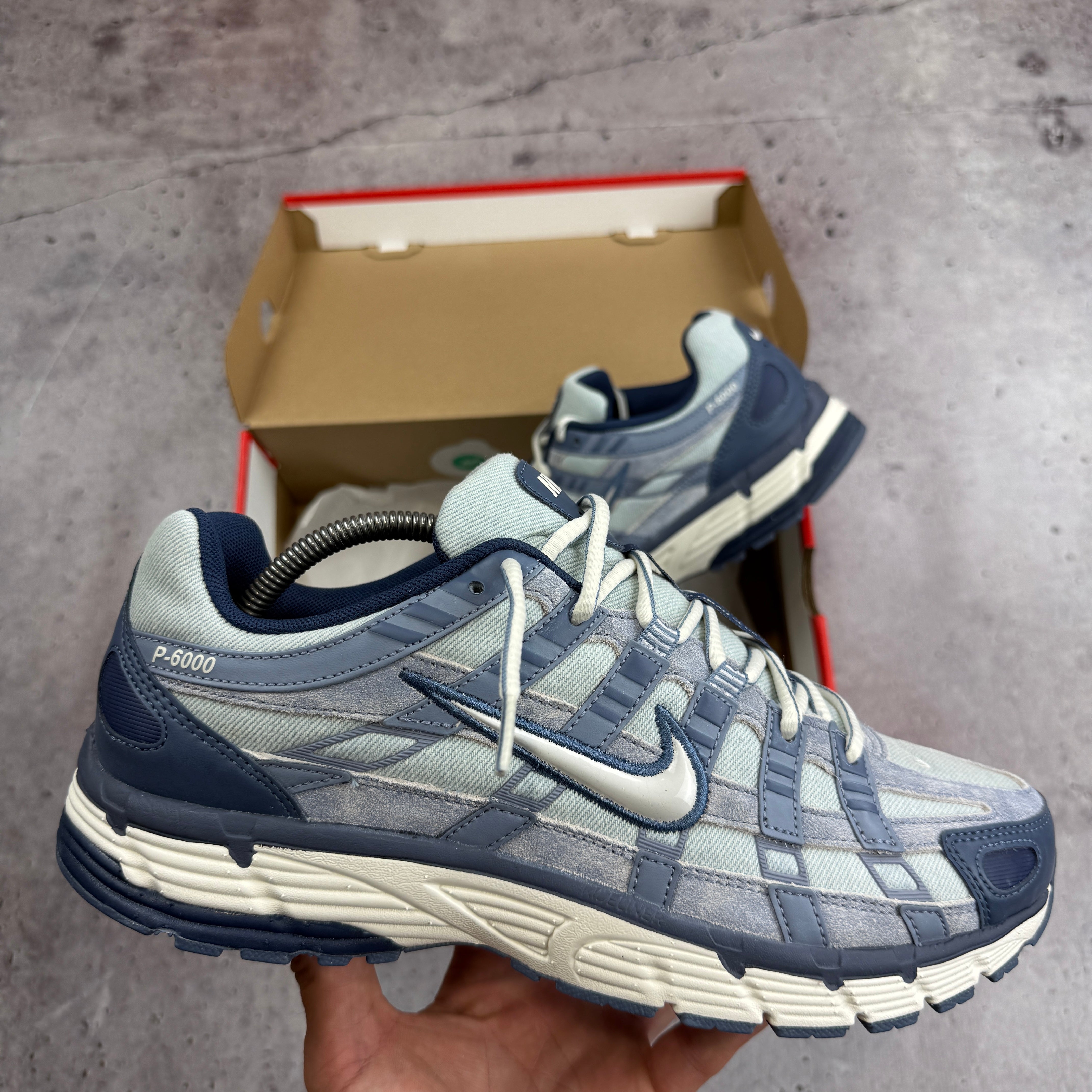 NIKE P6000