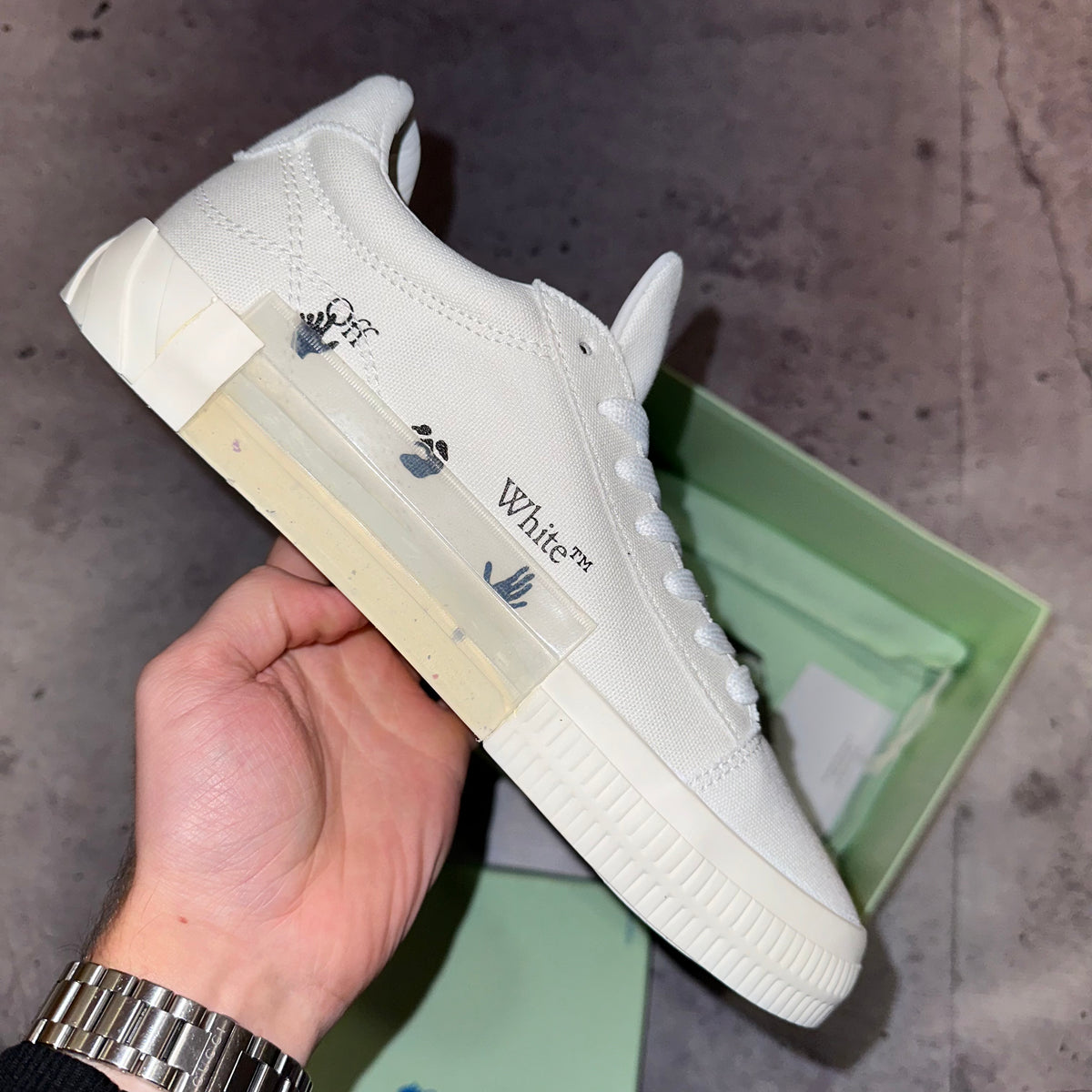 OFF WHITE TRAINERS