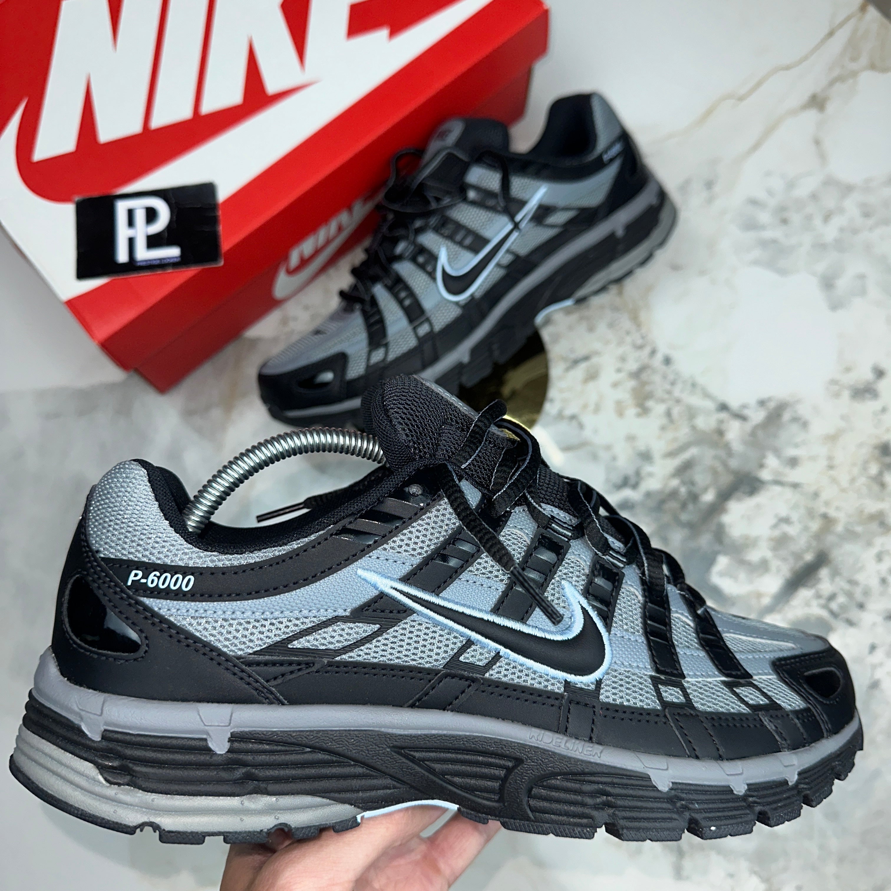 NIKE P6000
