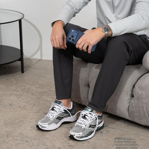 SAUCONY