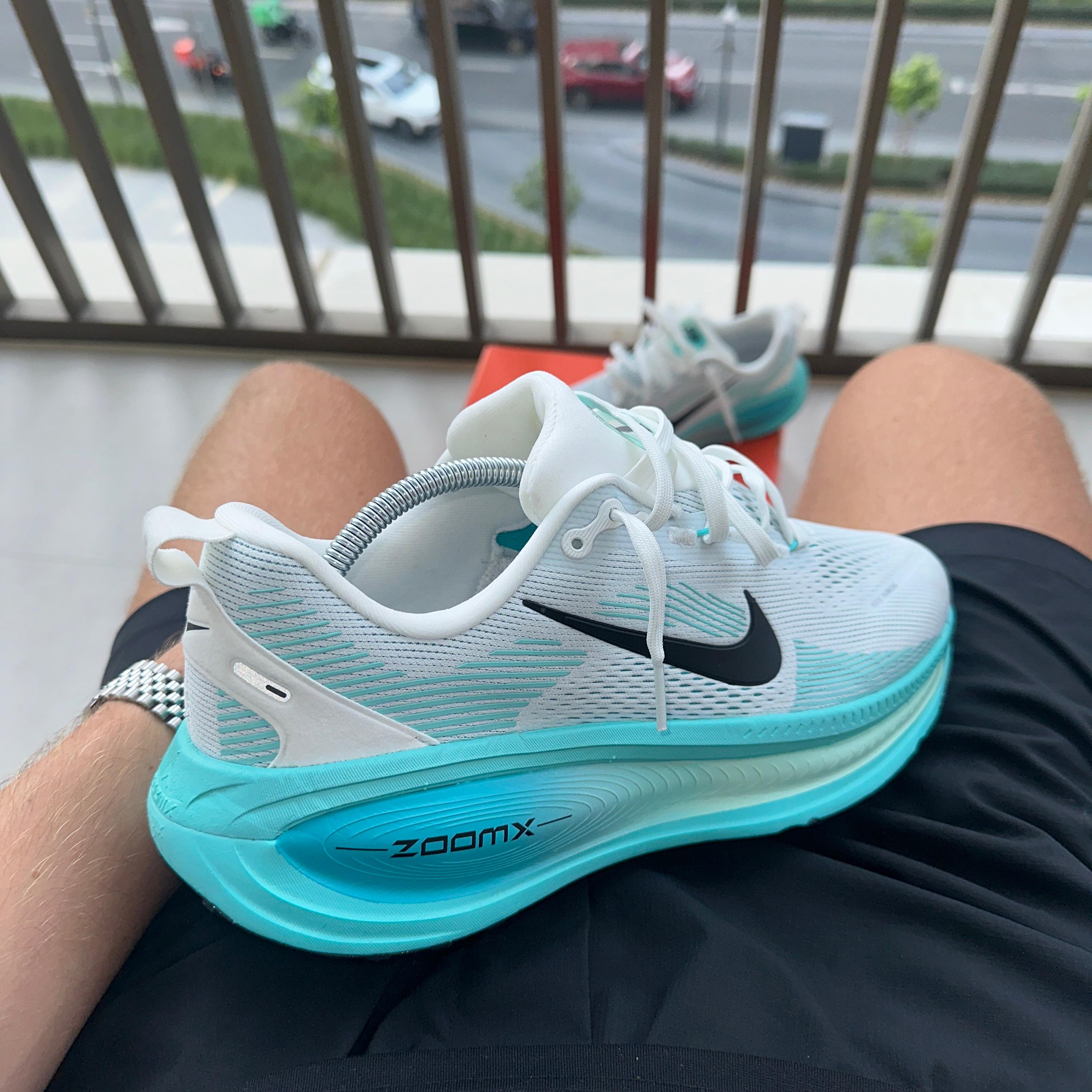 NIKE VOMERO 18