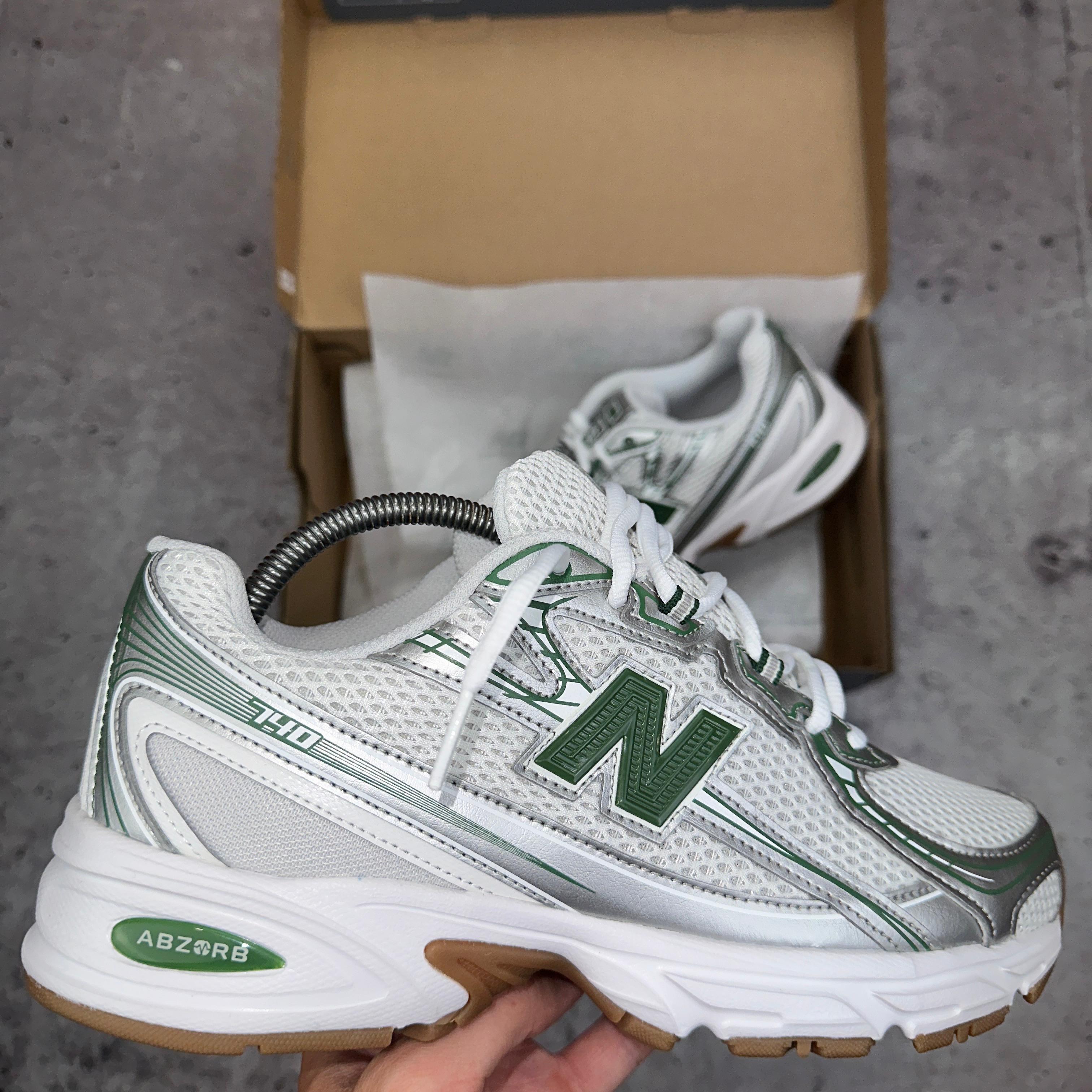 NEW BALANCE TRAINERS