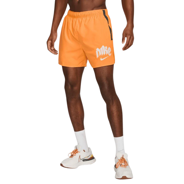 NIKE CHALLENGER 13CM RUN DIVISION SHORTS 'VIVID ORANGE'