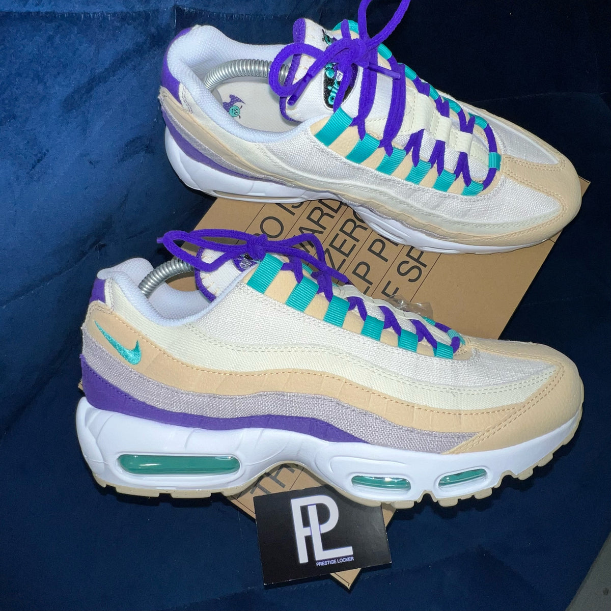 Air max 95 deals gold pink and blue